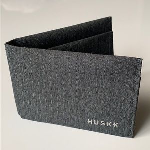 BRAND NEW Huskk Minimalist Wallet
